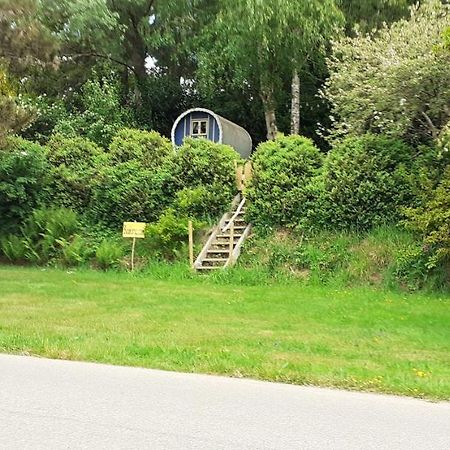 Retraite Rustique En Bordure De Foret A La Campagne Belle-Isle-en-Terre Exterior photo